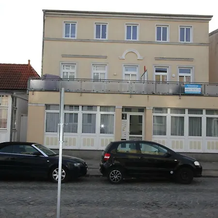 In Warnemünde, Friedrich-franz-straße 11 Apartment *
